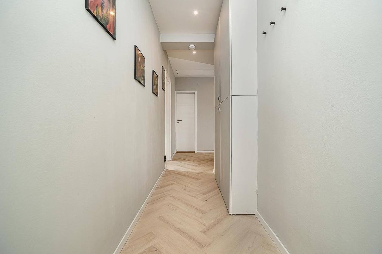 Big 4-Bedroom Flat, Terrace With Great Vitkov View プラハ エクステリア 写真