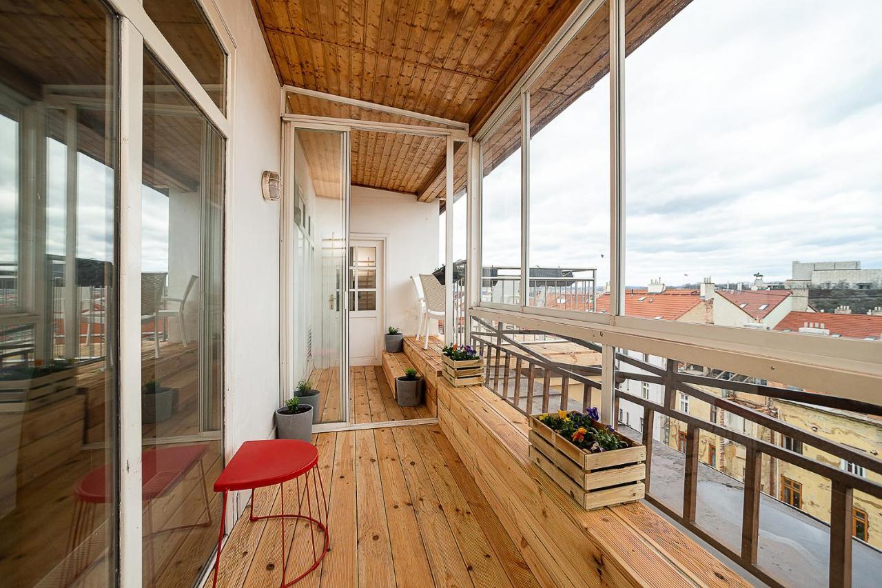 Big 4-Bedroom Flat, Terrace With Great Vitkov View プラハ エクステリア 写真
