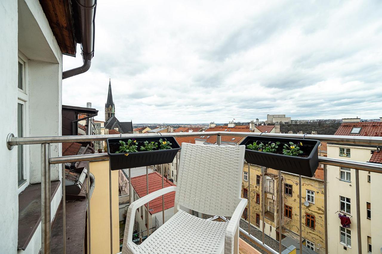 Big 4-Bedroom Flat, Terrace With Great Vitkov View プラハ エクステリア 写真